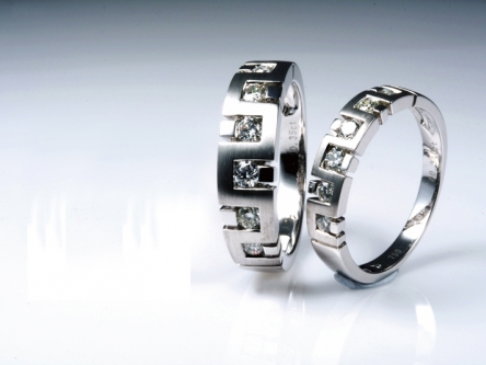 matching-wedding-rings-2